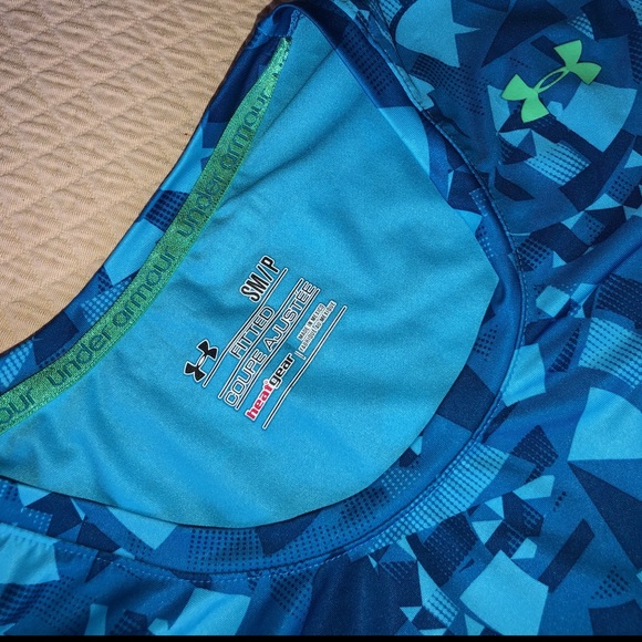 Small Under Armour Shirt - Picture 3 of 3